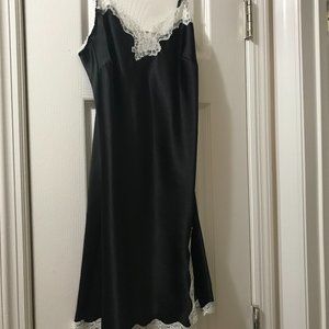 SALE | Victoria's Secret Chemise XS